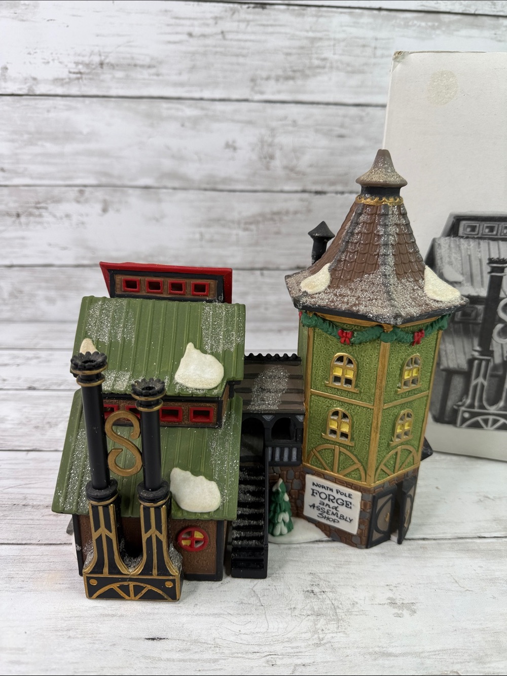 Dept 56 Elfin Forge and Assembly Shop North Pole Series #56384 Christmas Village